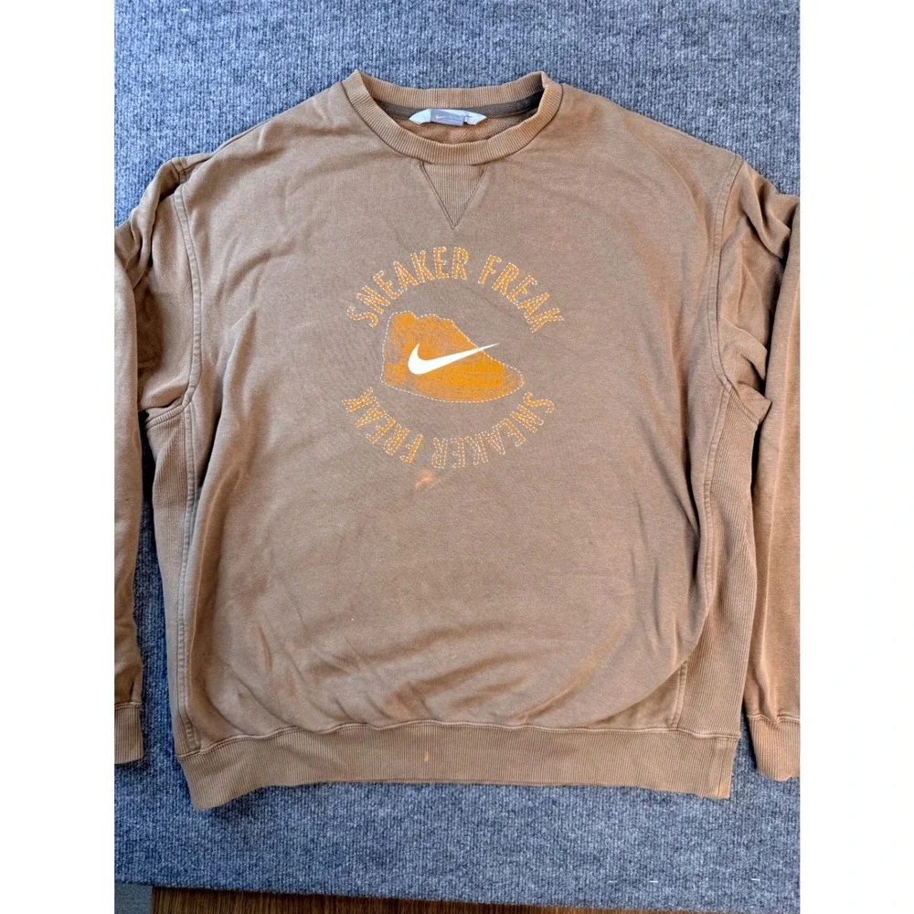 Nike Sneaker Freak Sweatshirt Mens XL Brown Heavyweight Crewneck Graphic Pullove